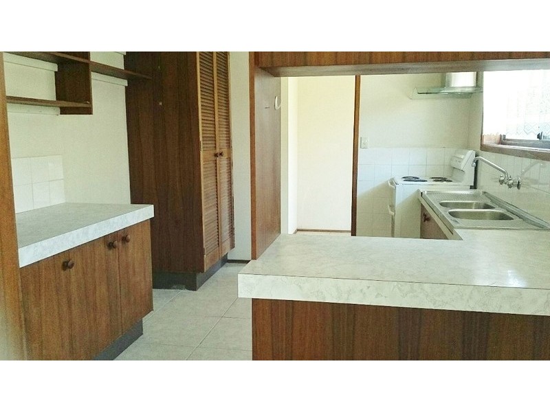 6 Caprice Court, Mermaid Waters QLD 4218