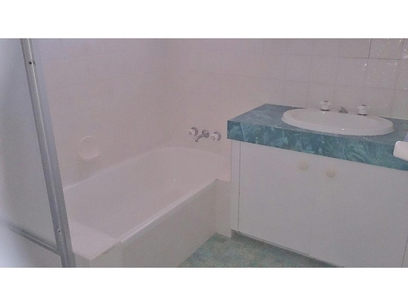 6 Caprice Court, Mermaid Waters QLD 4218