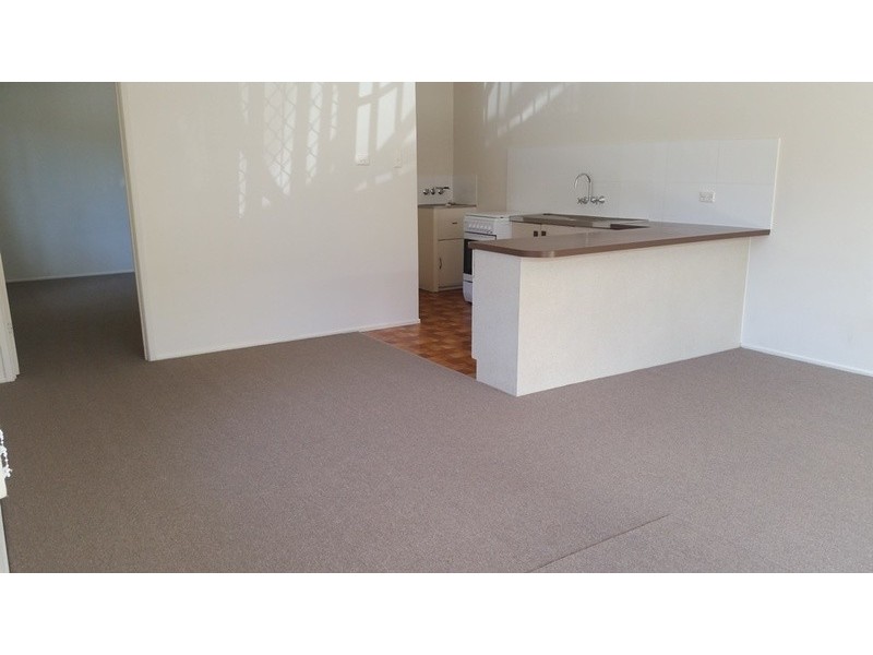 12 Parneno Street, Chevron Island QLD 4217