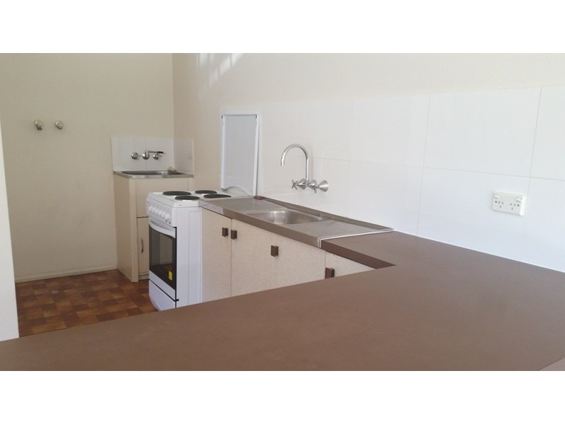 12 Parneno Street, Chevron Island QLD 4217