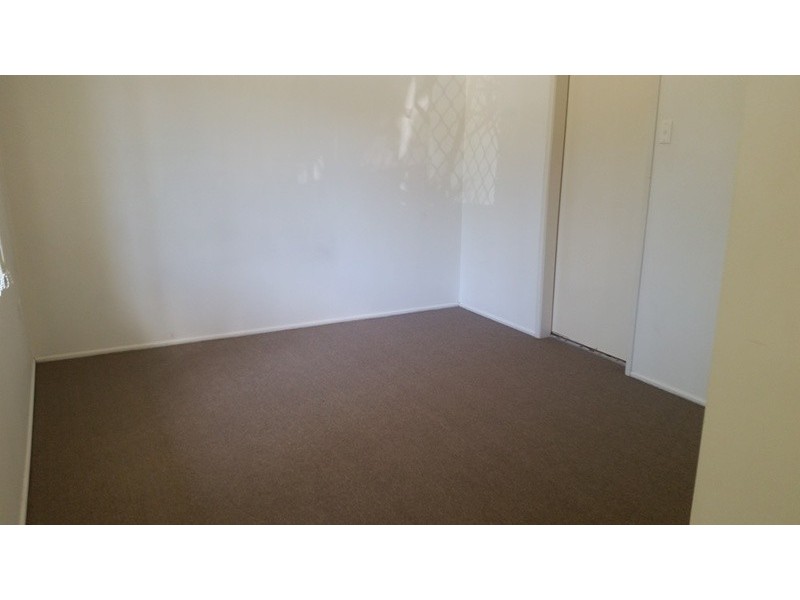 12 Parneno Street, Chevron Island QLD 4217