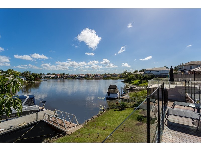 8 Tortuga Place, Clear Island Waters QLD 4226