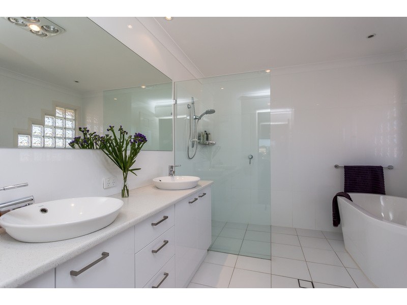 8 Tortuga Place, Clear Island Waters QLD 4226