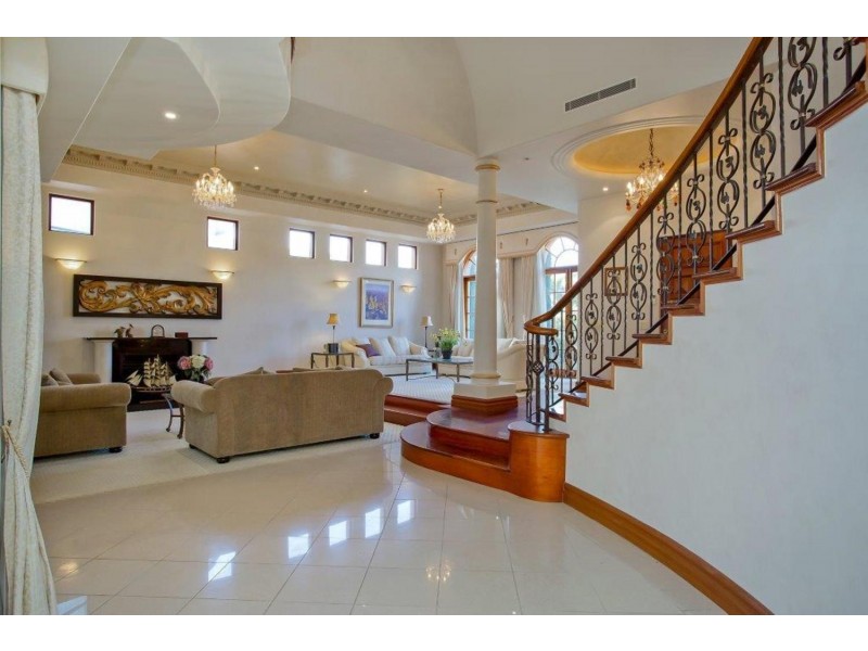 74 Admiralty Drive, Paradise Waters QLD 4217