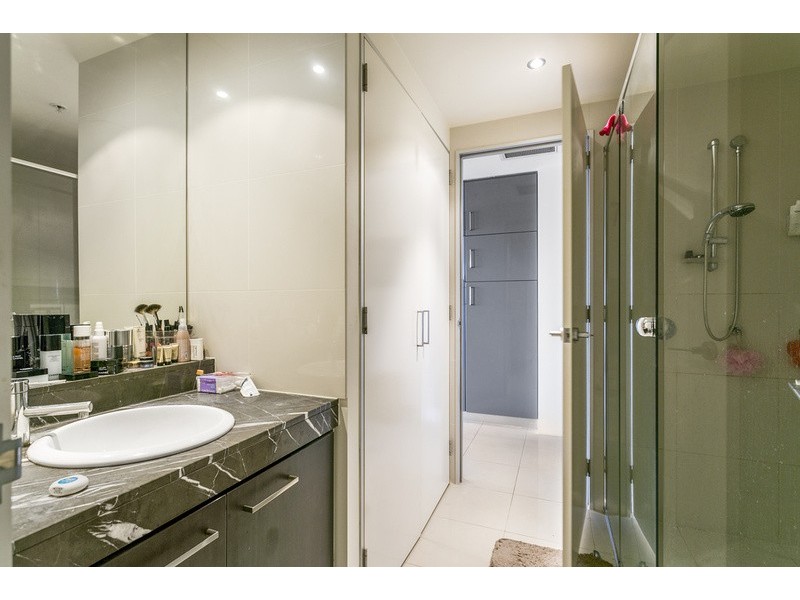 1802/’Avalon’ 4 Wahroonga Place, Surfers Paradise QLD 4217