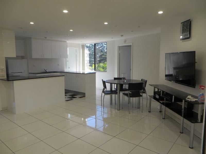 Enderley Gardens/38 Enderley Avenue, Surfers Paradise QLD 4217