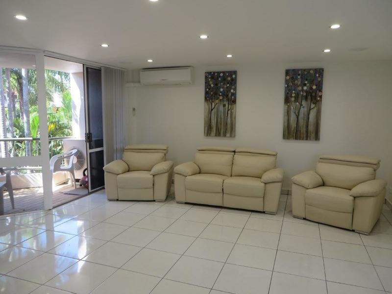 Enderley Gardens/38 Enderley Avenue, Surfers Paradise QLD 4217