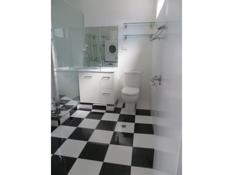 Enderley Gardens/38 Enderley Avenue, Surfers Paradise QLD 4217