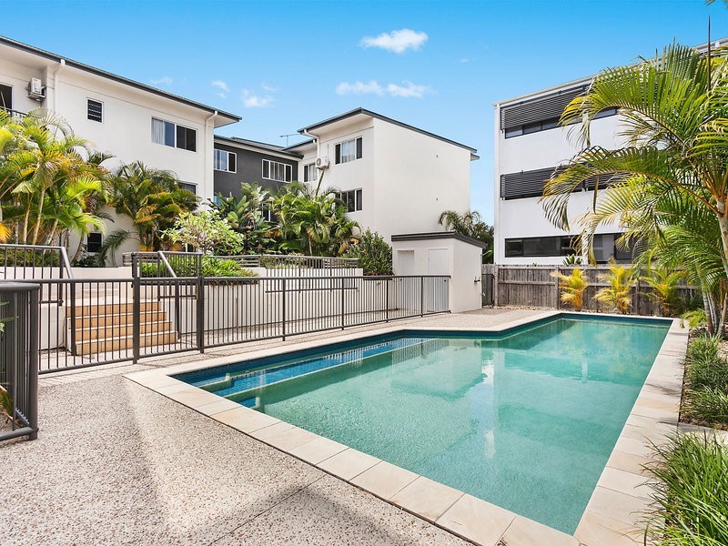 4 Proud Street, Labrador QLD 4215