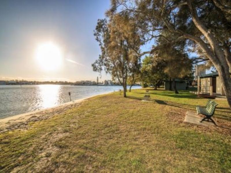 35 Palm Avenue, Surfers Paradise QLD 4217