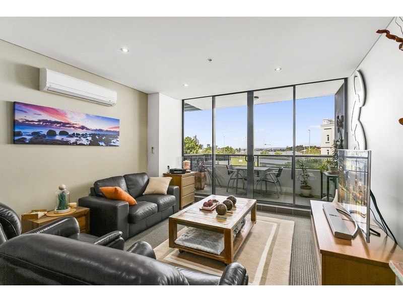 Unit 606/2 Aqua Street, Southport QLD 4215