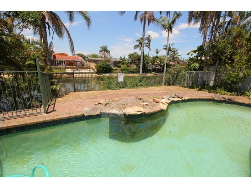 4  Costa Court, Broadbeach Waters QLD 4218