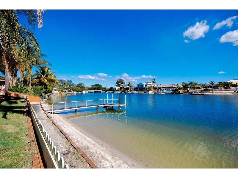 2 Mercedes Place, Bundall QLD 4217