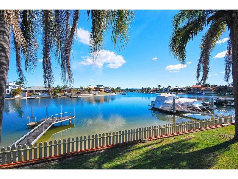 2 Mercedes Place, Bundall QLD 4217