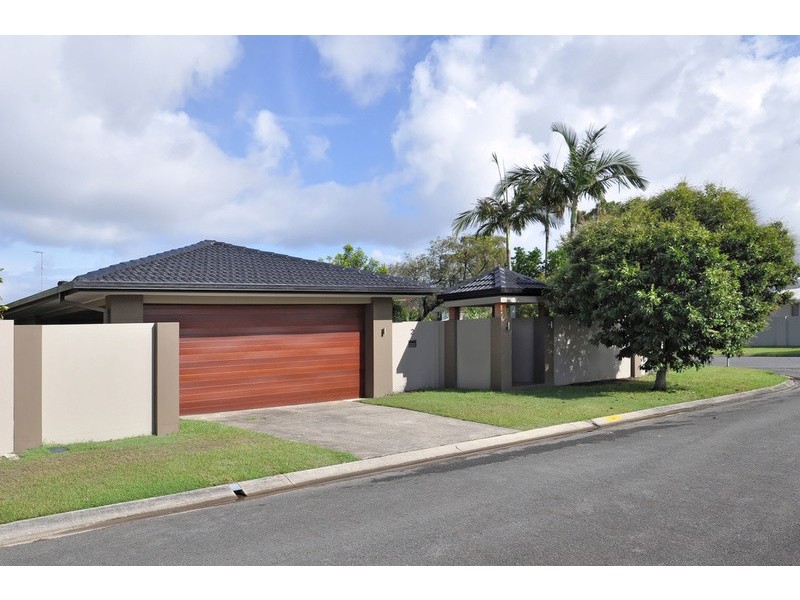 2 Tain Court, Sorrento QLD 4217