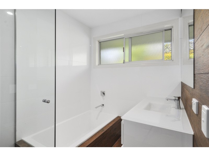 2 Tain Court, Sorrento QLD 4217