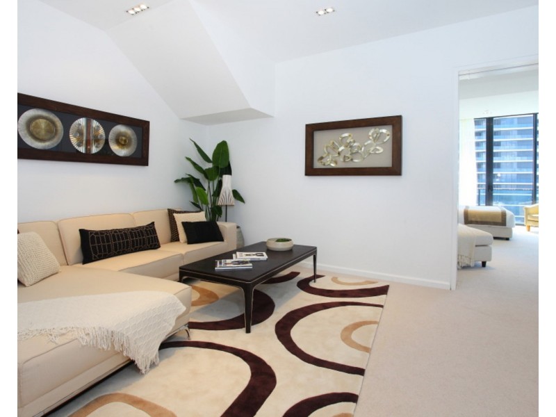 “Oracle”/21 Elizabeth Avenue, Broadbeach QLD 4218