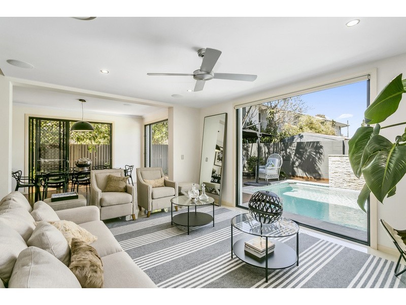 10 Kapala Street, Southport QLD 4215