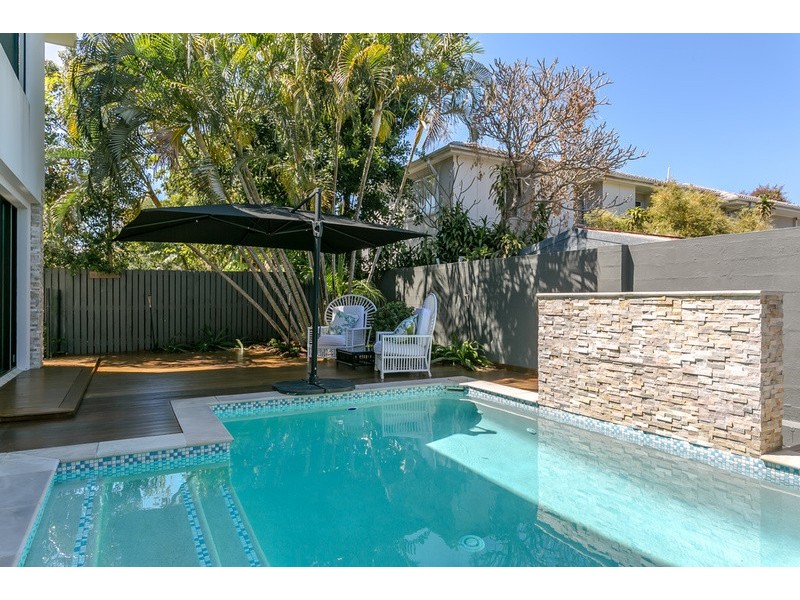 10 Kapala Street, Southport QLD 4215