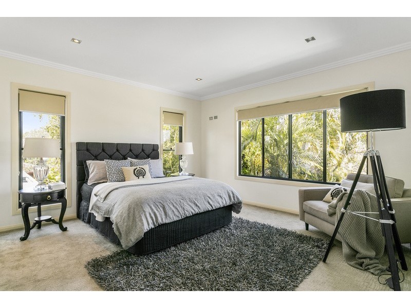 10 Kapala Street, Southport QLD 4215
