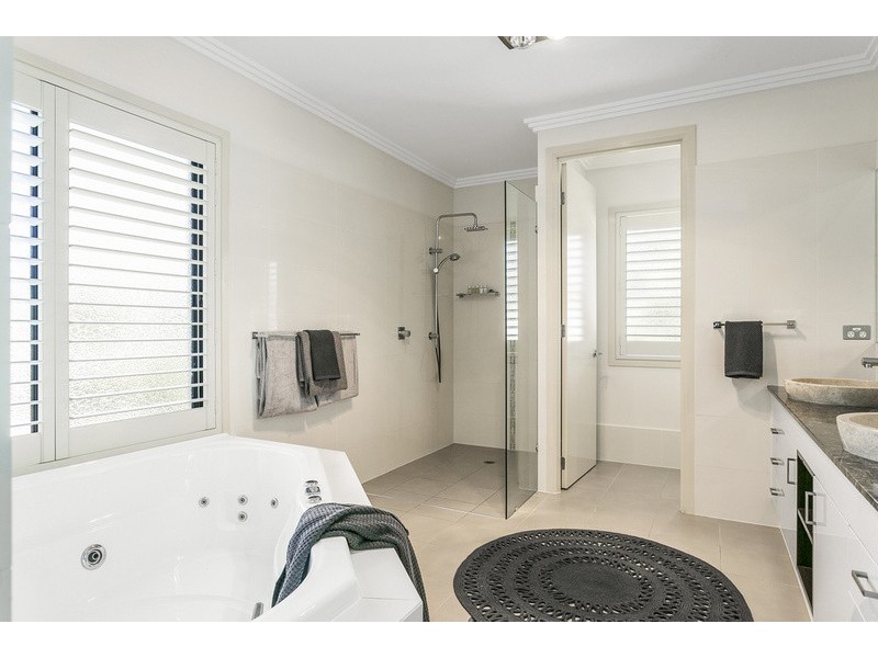 10 Kapala Street, Southport QLD 4215
