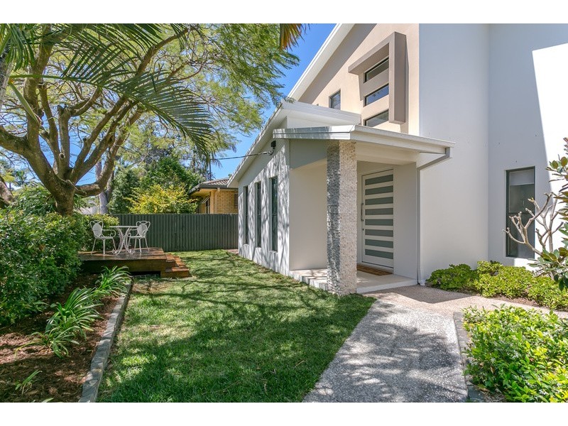 10 Kapala Street, Southport QLD 4215