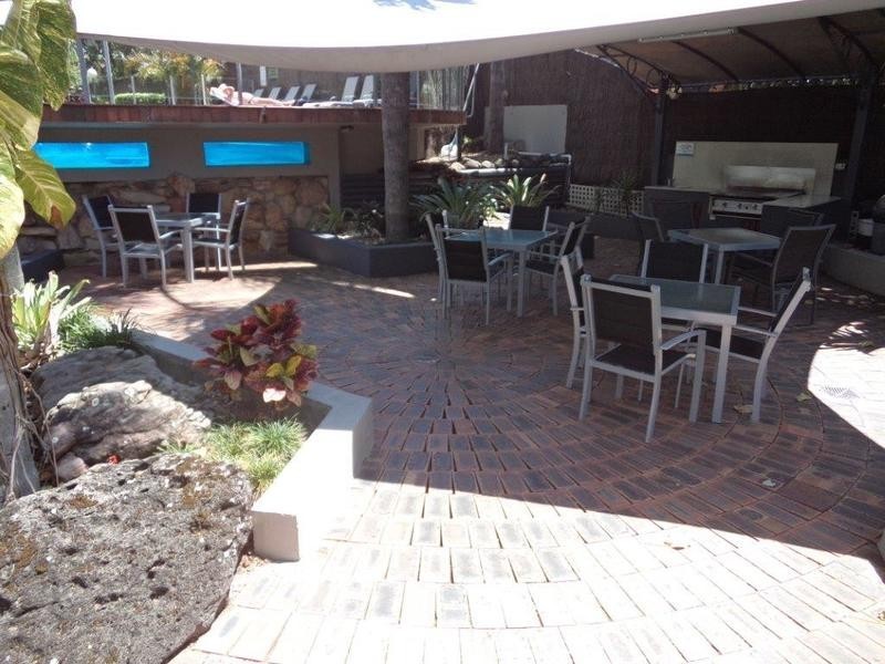 Aristocrat/19 Aubrey Street, Surfers Paradise QLD 4217