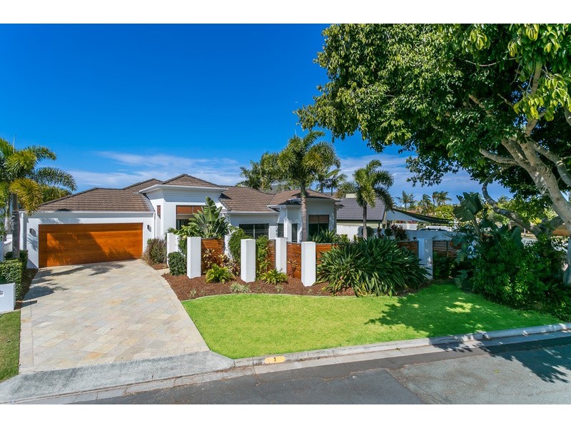 1 Blair Athol Crescent, Sorrento QLD 4217