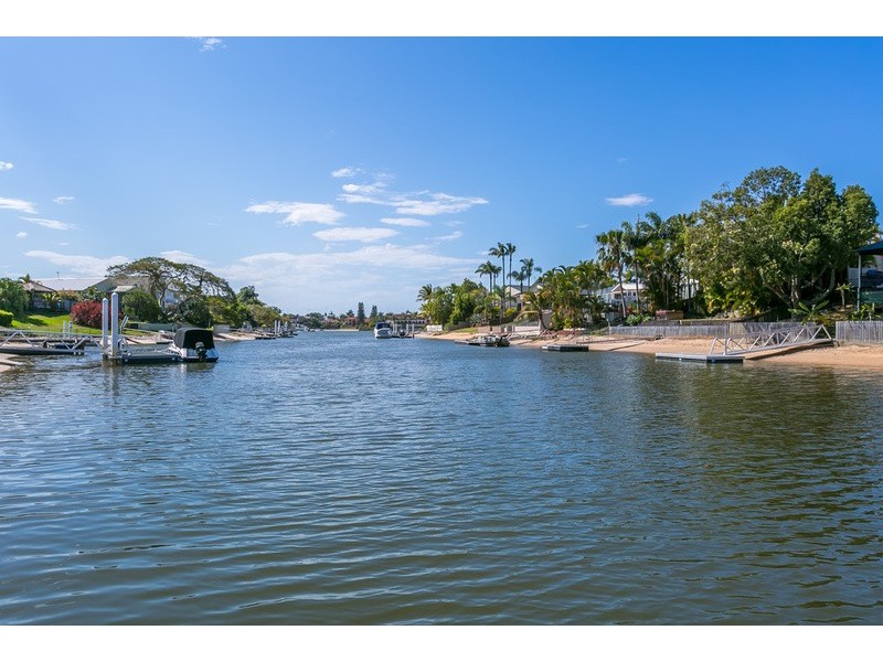 1 Blair Athol Crescent, Sorrento QLD 4217