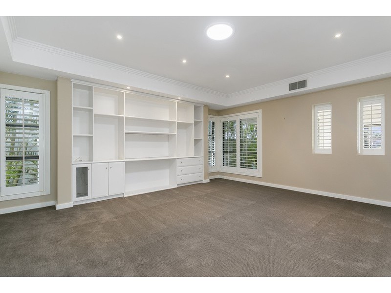 1 Blair Athol Crescent, Sorrento QLD 4217