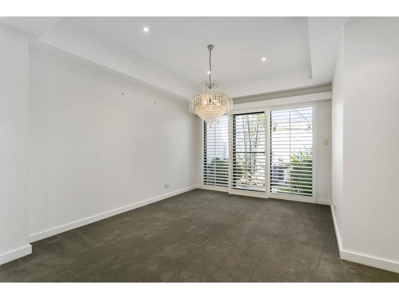 1 Blair Athol Crescent, Sorrento QLD 4217