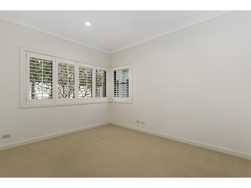 1 Blair Athol Crescent, Sorrento QLD 4217