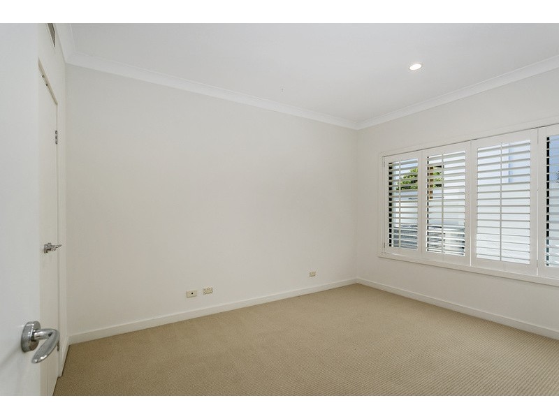 1 Blair Athol Crescent, Sorrento QLD 4217