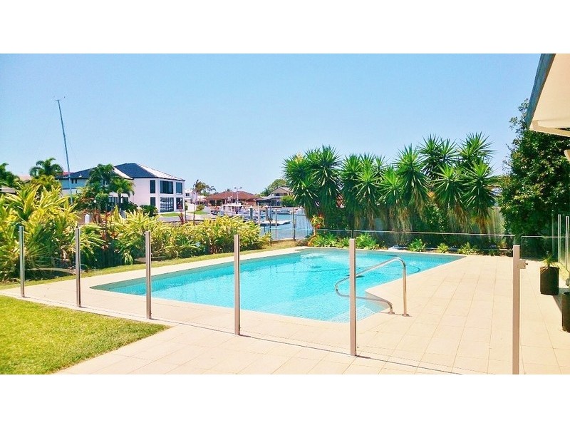 59 Daru Avenue, Runaway Bay QLD 4216