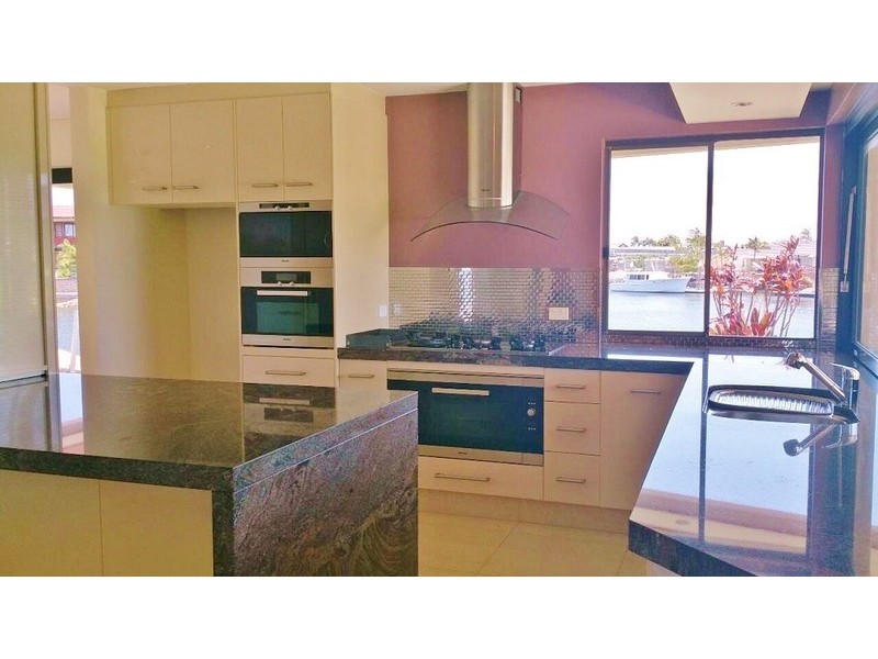 59 Daru Avenue, Runaway Bay QLD 4216