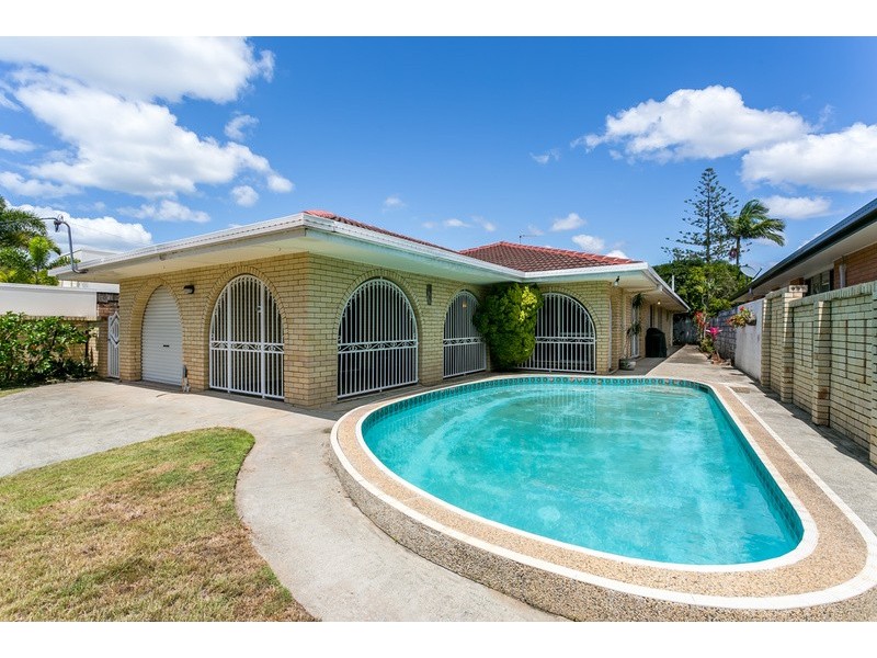 7 Amalfi Drive, Isle Of Capri QLD 4217