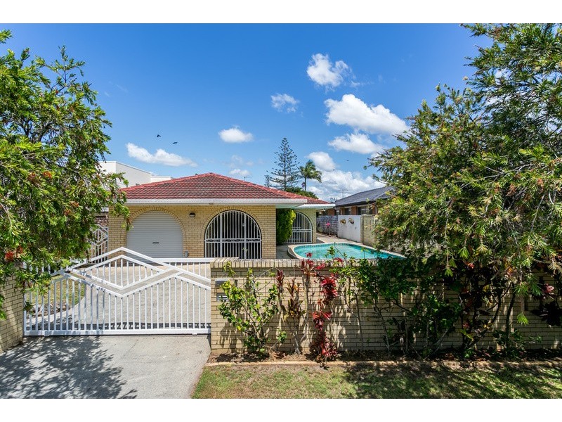 7 Amalfi Drive, Isle Of Capri QLD 4217