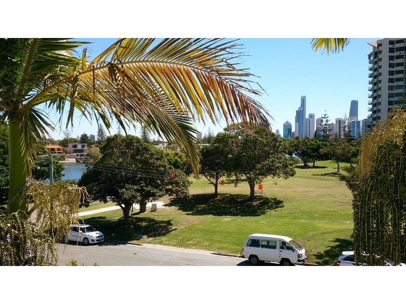 17 Genoa Street, Surfers Paradise QLD 4217
