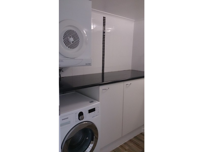 17 Genoa Street, Surfers Paradise QLD 4217