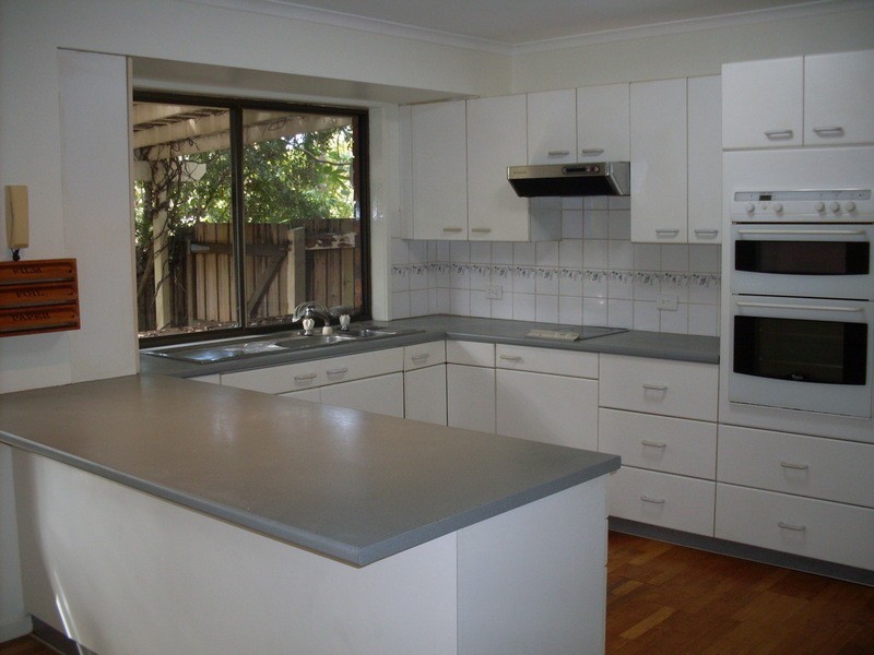 76  Hillview Parade, Ashmore QLD 4214