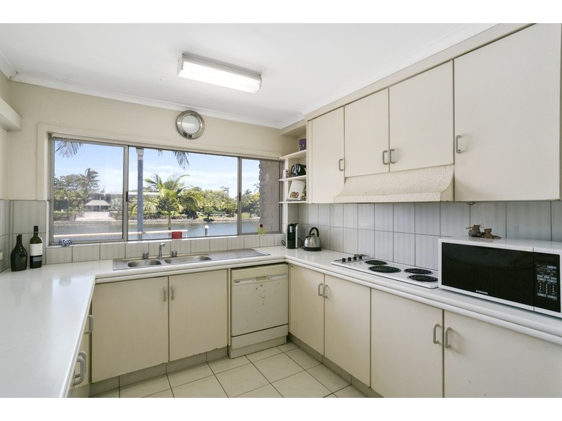9 La Spezia Court, Surfers Paradise QLD 4217