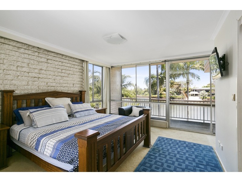 9 La Spezia Court, Surfers Paradise QLD 4217