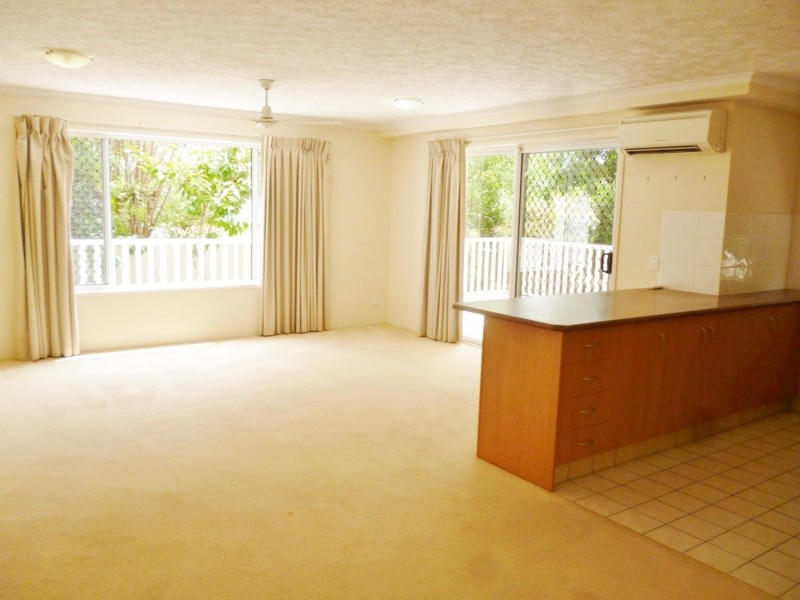 6/27  Walton Street, Southport QLD 4215