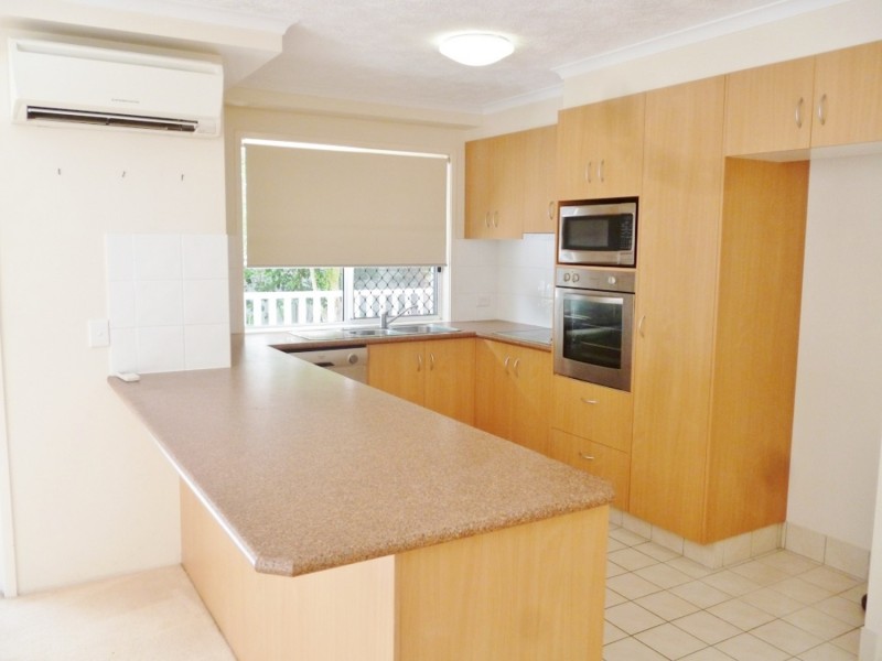 6/27  Walton Street, Southport QLD 4215