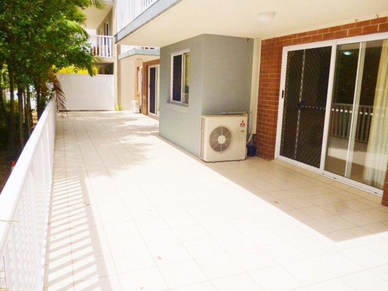 6/27  Walton Street, Southport QLD 4215