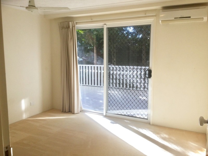 6/27  Walton Street, Southport QLD 4215