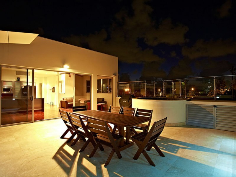 Main Beach QLD 4217