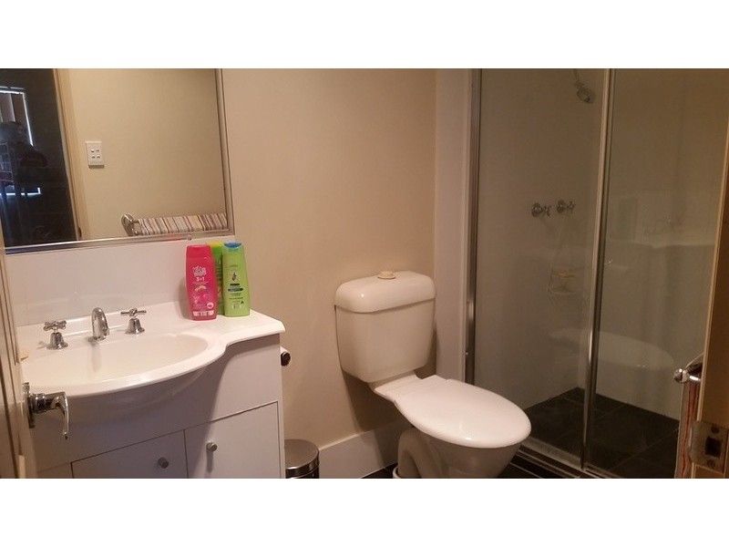 1 Coelia Court, Carrara QLD 4211