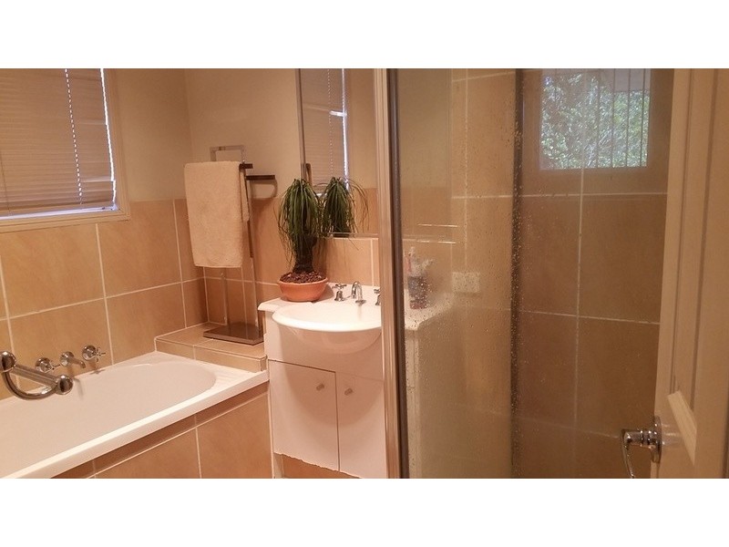 1 Coelia Court, Carrara QLD 4211