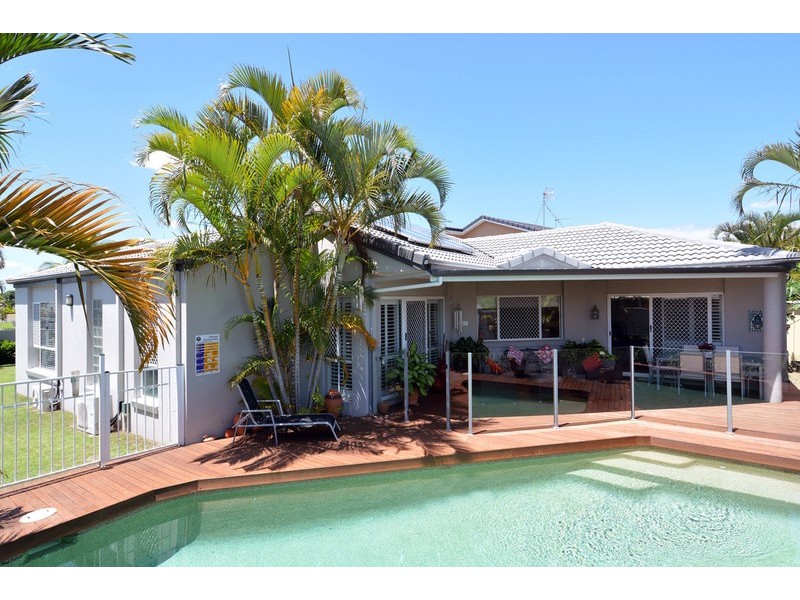18 Cayman Drive, Clear Island Waters QLD 4226